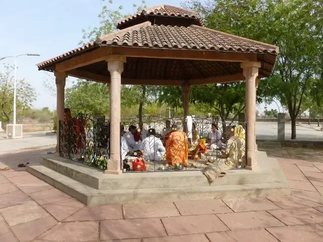 2013-ram-navarati-in-jadan bodyImage