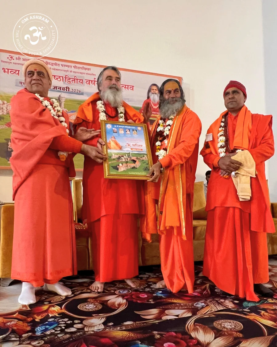 2nd-varsagandh-mahotsav-spiritual-wisdom-at-om-ashram_body13