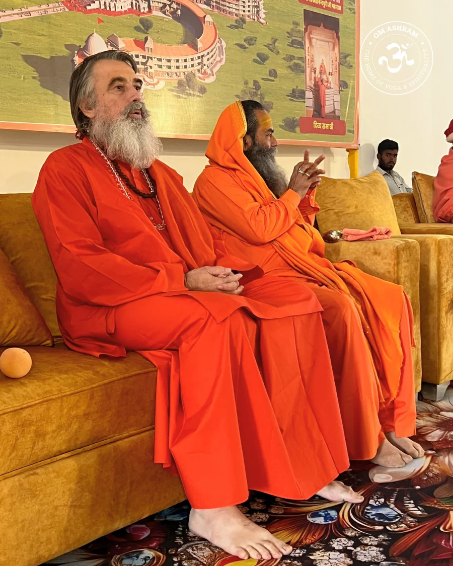 2nd-varsagandh-mahotsav-spiritual-wisdom-at-om-ashram_body14