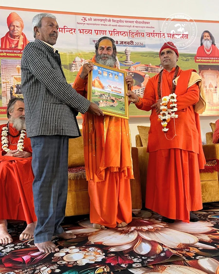 2nd-varsagandh-mahotsav-spiritual-wisdom-at-om-ashram_body15