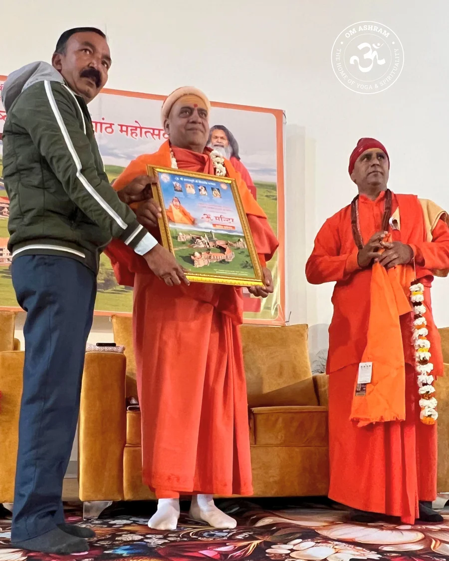 2nd-varsagandh-mahotsav-spiritual-wisdom-at-om-ashram_body17