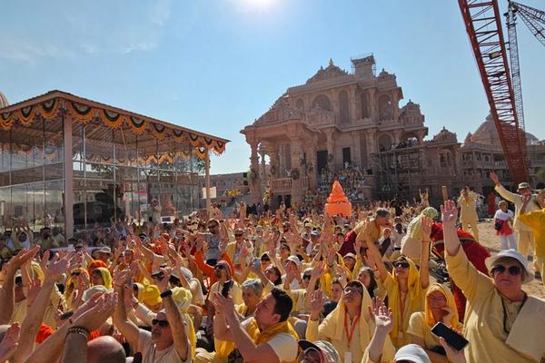 2nd-varsagandh-mahotsav-spiritual-wisdom-at-om-ashram_body2