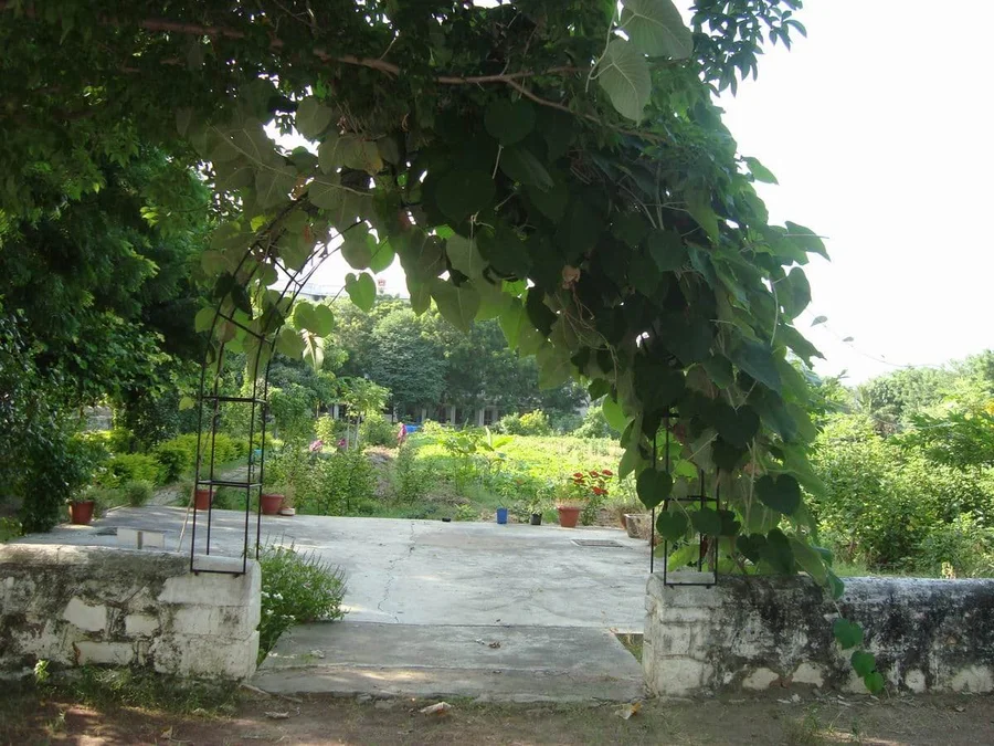 North entrance of shiv bagh min