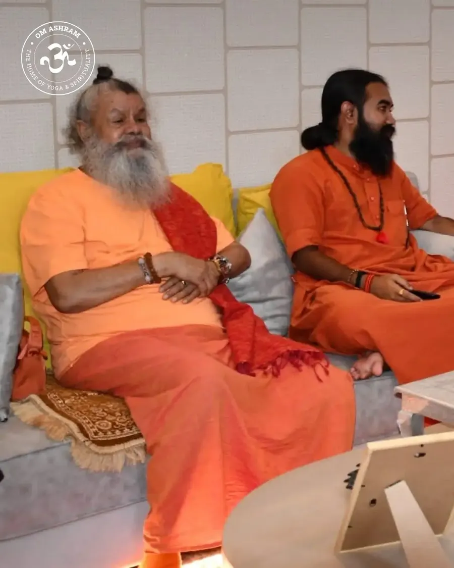 a-blessed-evening-with-vishwaguru-ji-at-om-ashram bodyImage