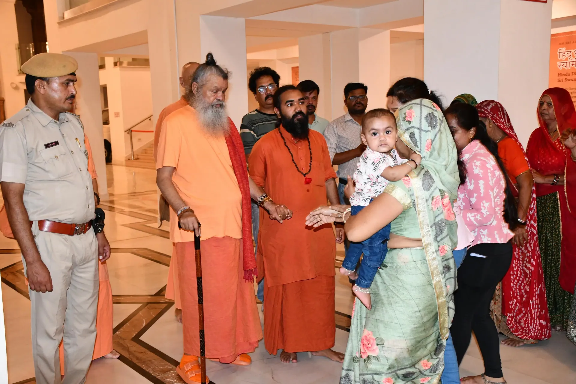a-blessed-evening-with-vishwaguru-ji-at-om-ashram bodyImage