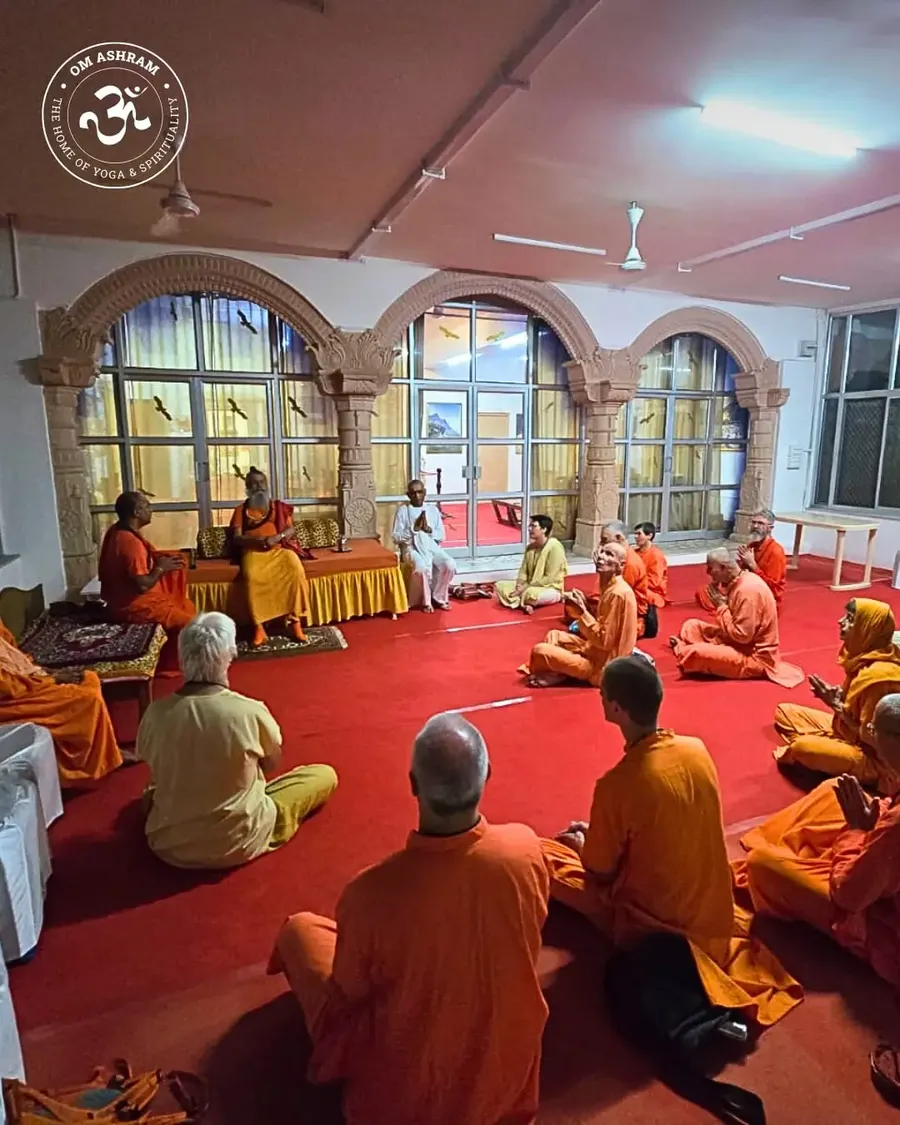 a-blessed-walk-gurudev-s-presence-at-om-ashram bodyImage