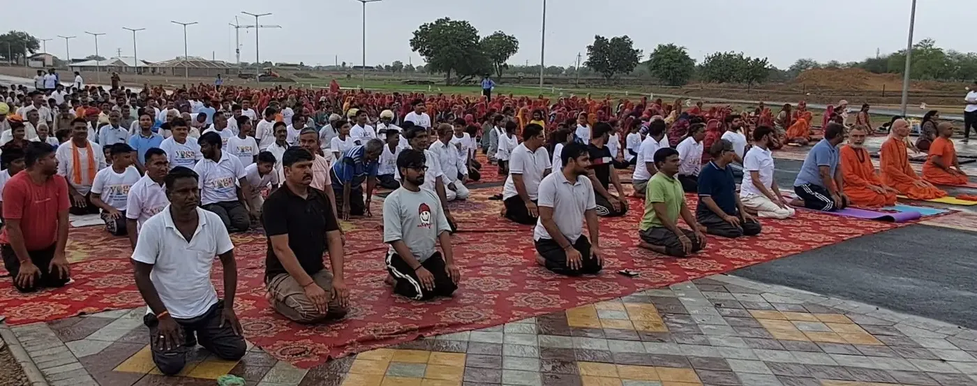 a-celebration-of-unity-international-day-of-yoga-at-om-ashram bodyImage