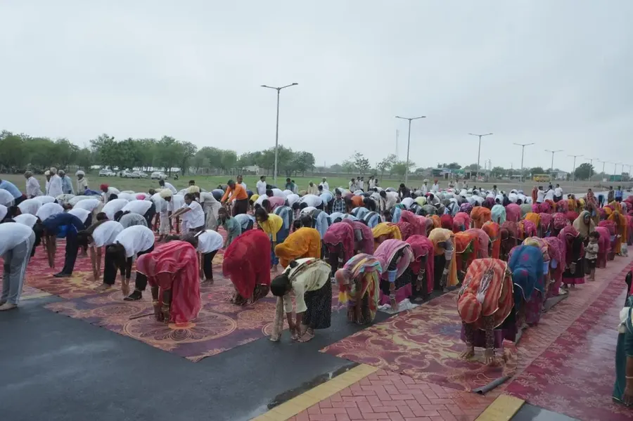 a-celebration-of-unity-international-day-of-yoga-at-om-ashram bodyImage