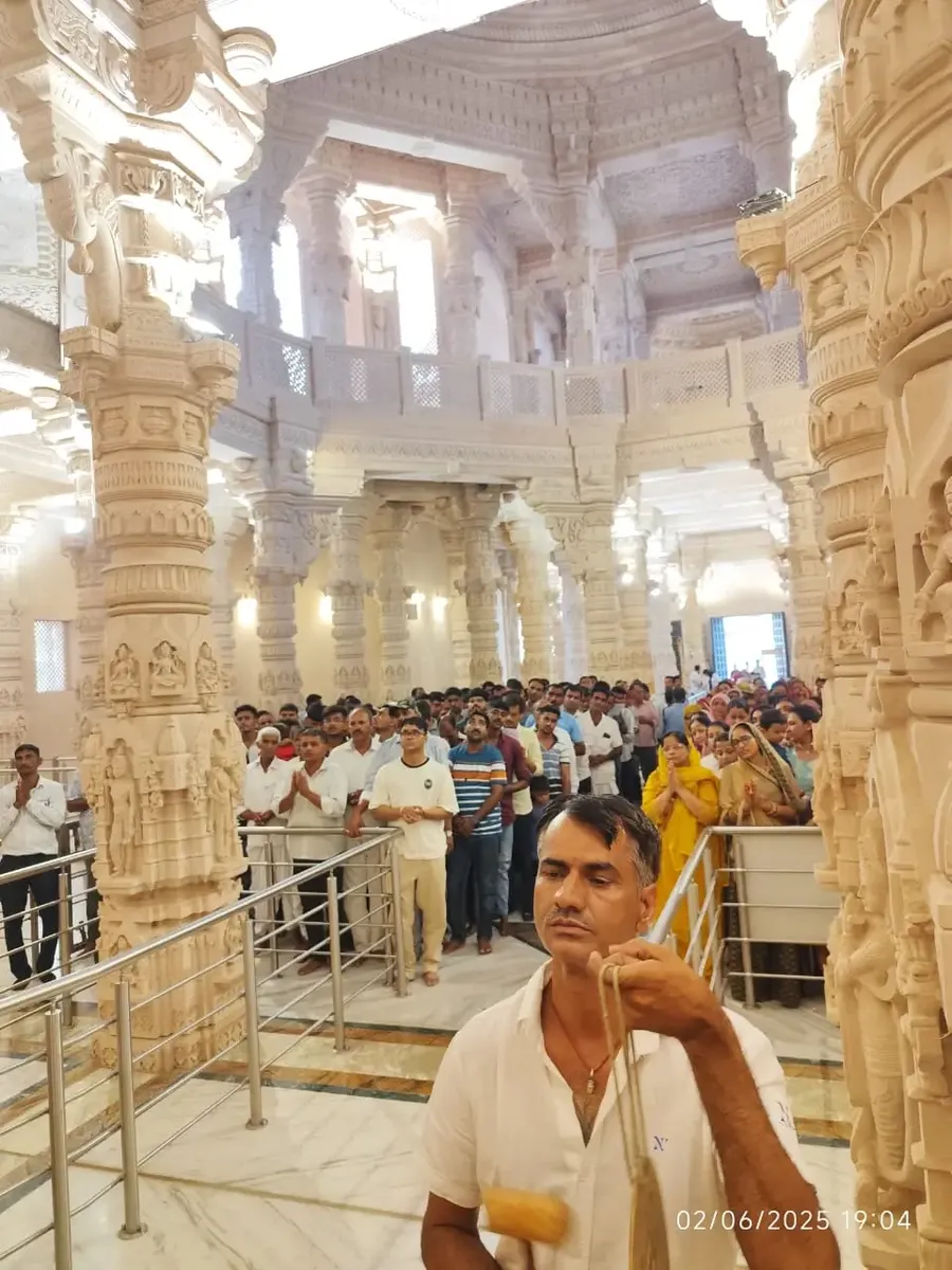 a-divine-evening-at-om-ashram-power-of-prayer bodyImage