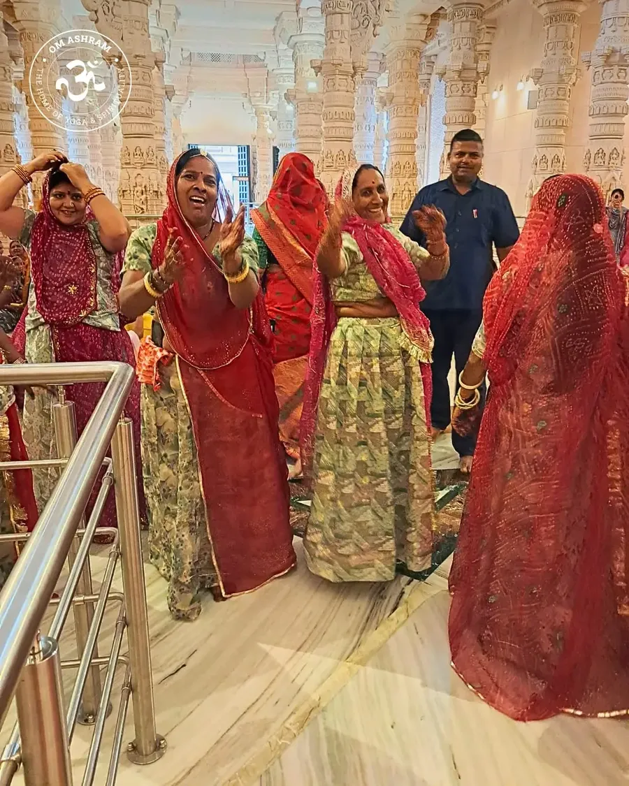 a-divine-turn-at-om-ashram bodyImage