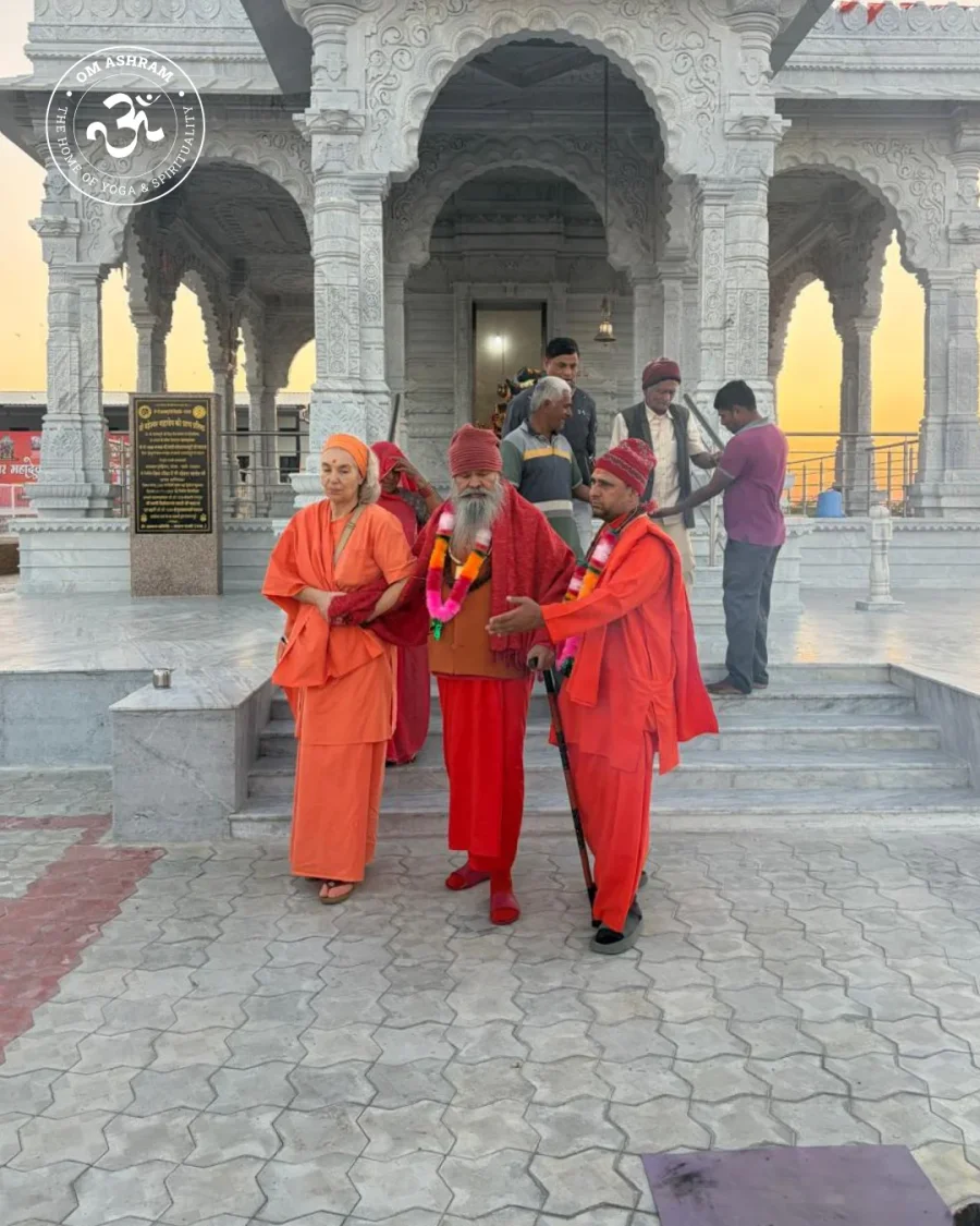 a-sacred-homecoming-gurudev-blesses-the-new-maheshwar-mahadev-mandir_body12