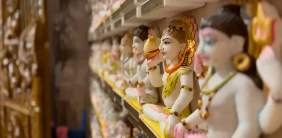 a-wall-of-1008-shivas-a-monument-to-devotion_cover