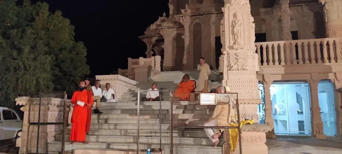 bhajans-in-om-ashram-and-farewell bodyImage