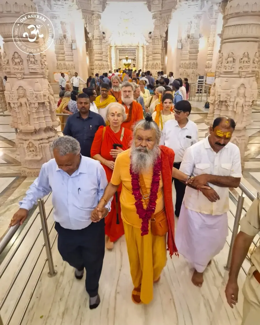 birthday-celebration-gurudev-at-rudra-abhishek bodyImage