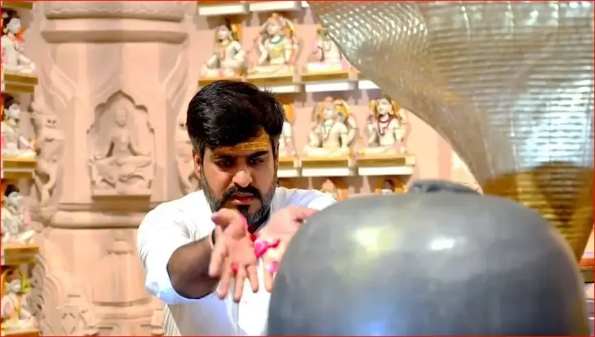 bsf-inspector-general-s-special-visit-to-om-ashram bodyImage