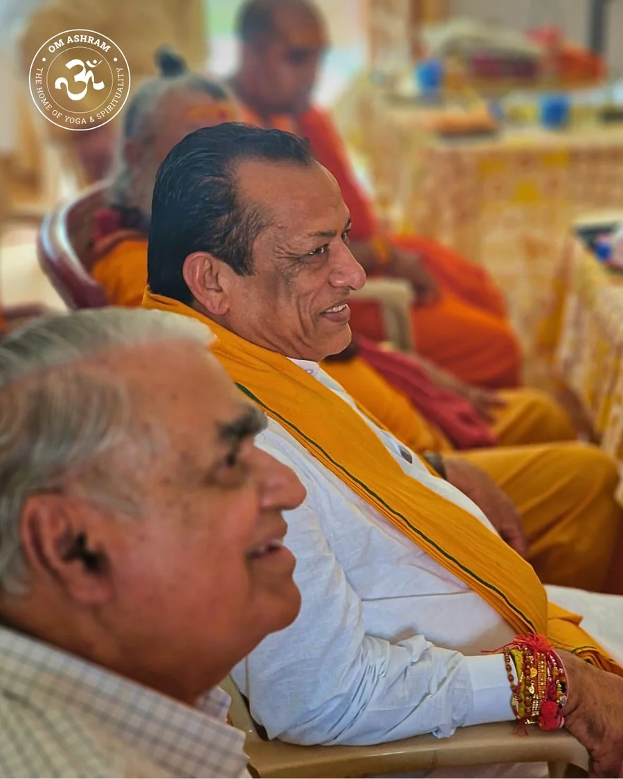 distinguished-guests-grace-symposium-on-vedic-culture-at-om-ashram bodyImage