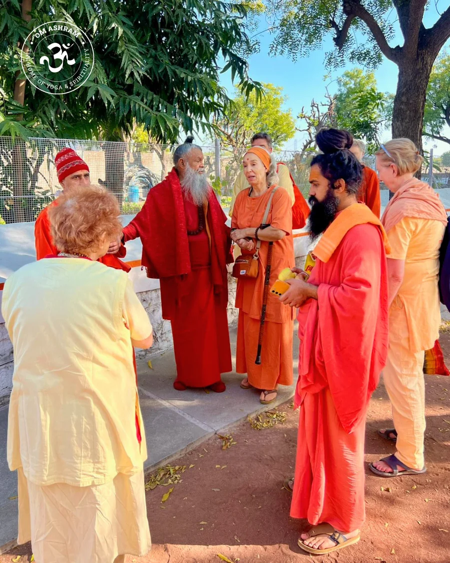 divine-light-christmas-wisdom-from-our-gurudev_body3