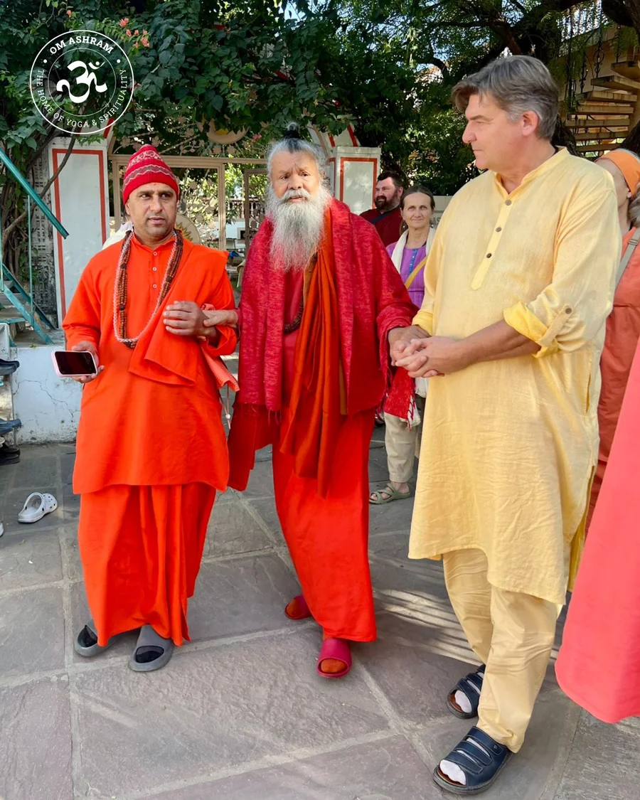 divine-light-christmas-wisdom-from-our-gurudev_body5