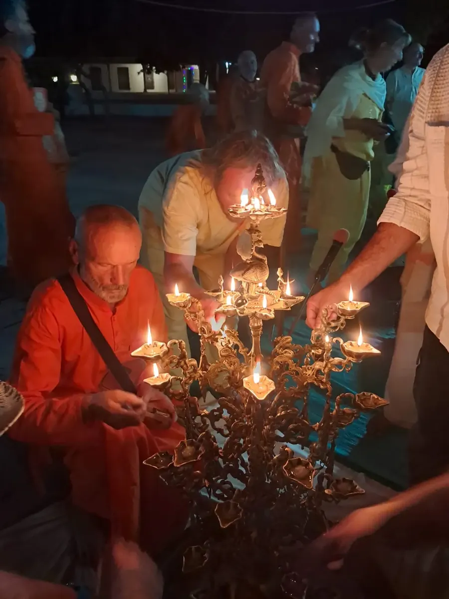 diwali-celebration-at-om-ashram bodyImage