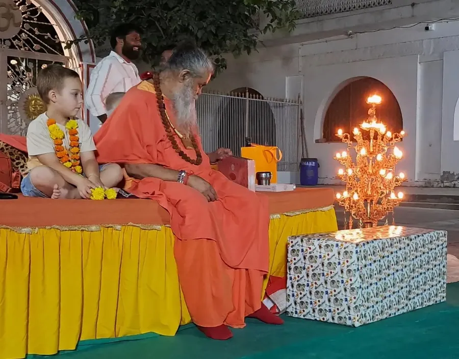 diwali-celebration-at-om-ashram bodyImage