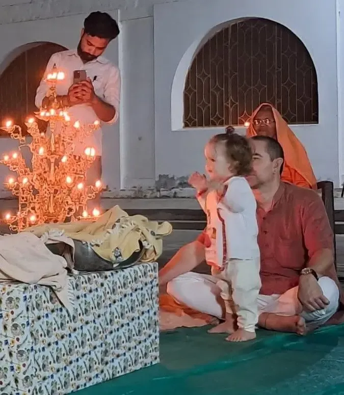 diwali-celebration-at-om-ashram bodyImage