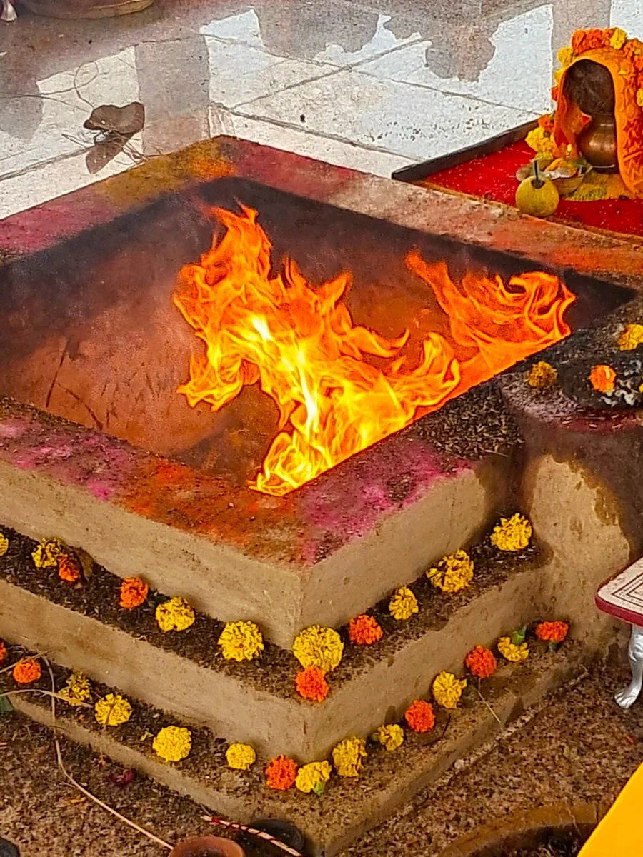 grand-finale-the-mahamrityunjaya-havan-at-om-ashram bodyImage