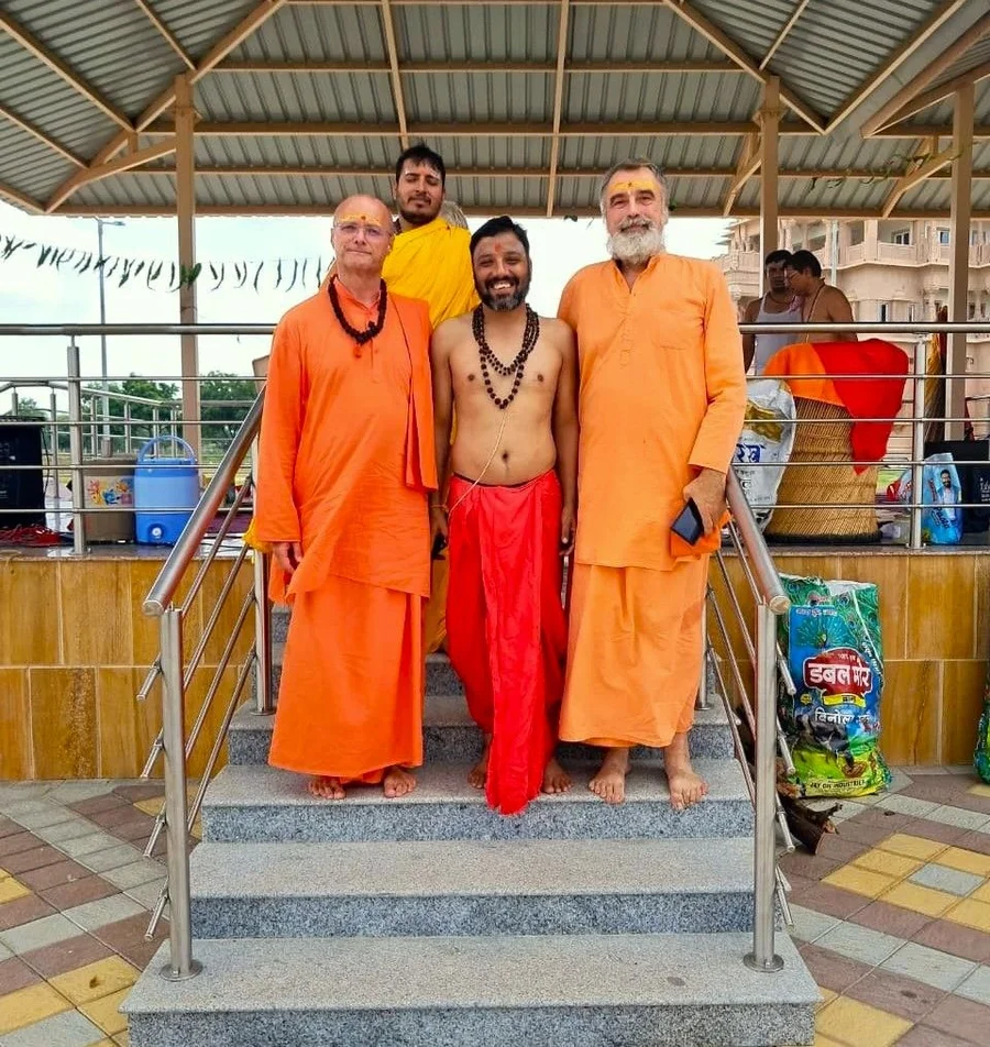 grand-finale-the-mahamrityunjaya-havan-at-om-ashram bodyImage