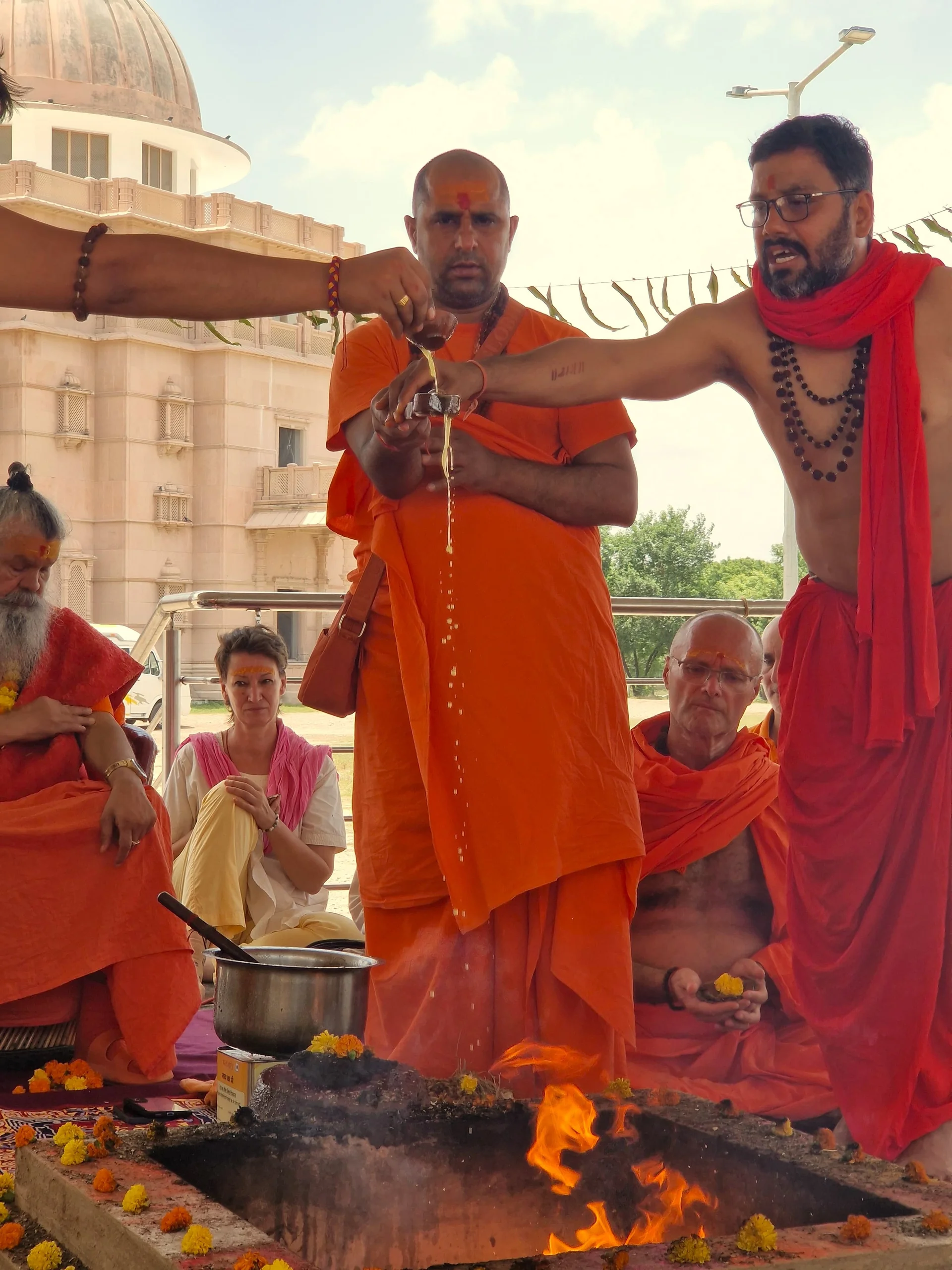 grand-finale-the-mahamrityunjaya-havan-at-om-ashram bodyImage