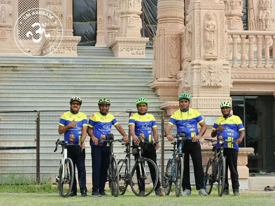 gujarat-cycling-club-visited-om-ashram thumbnailImage