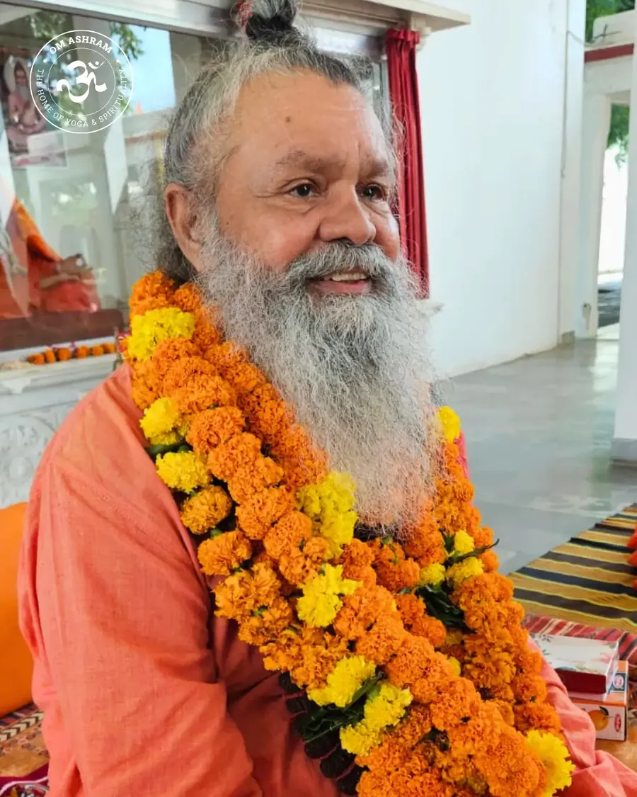 gujarat-s-mahant-graced-om-ashram bodyImage