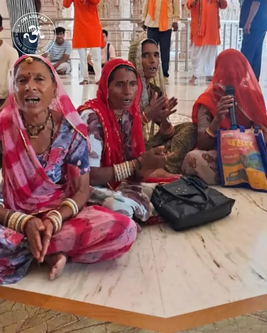 gujarat-s-mahant-graced-om-ashram bodyImage