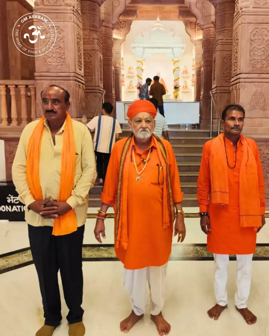 gujarat-s-mahant-graced-om-ashram bodyImage