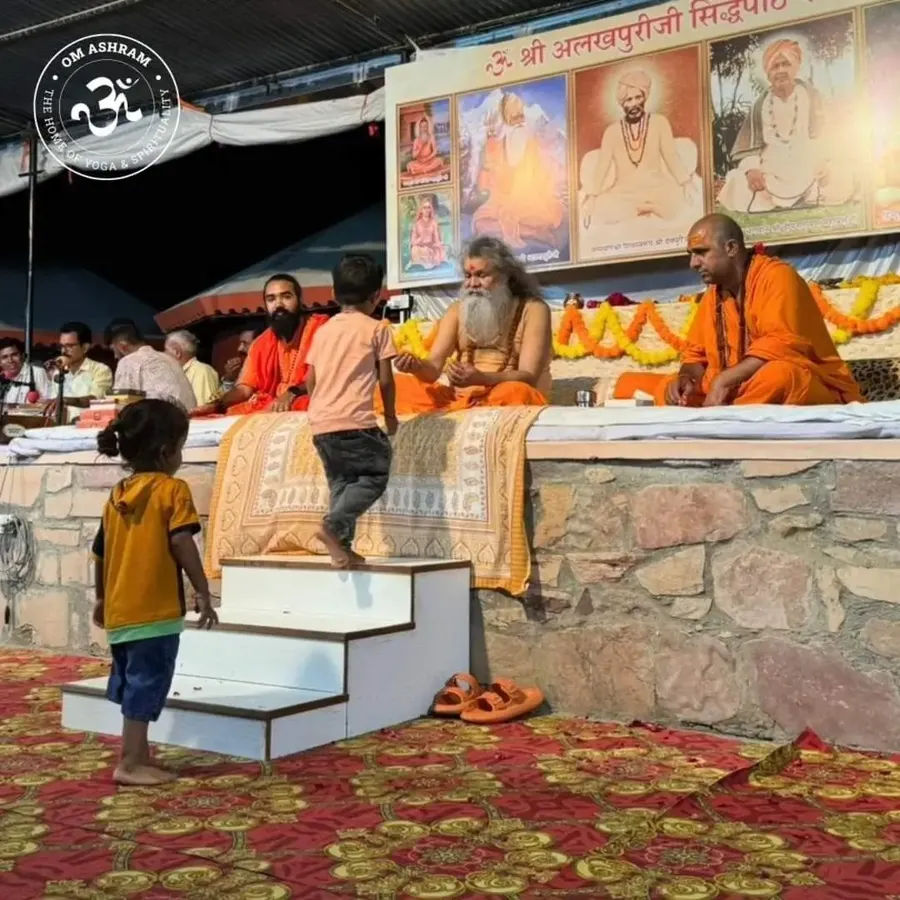 guru-purnima-celebration-at-om-ashram bodyImage