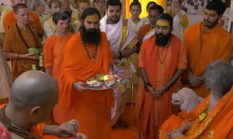 guru-purnima-celebration-at-om-ashram bodyImage