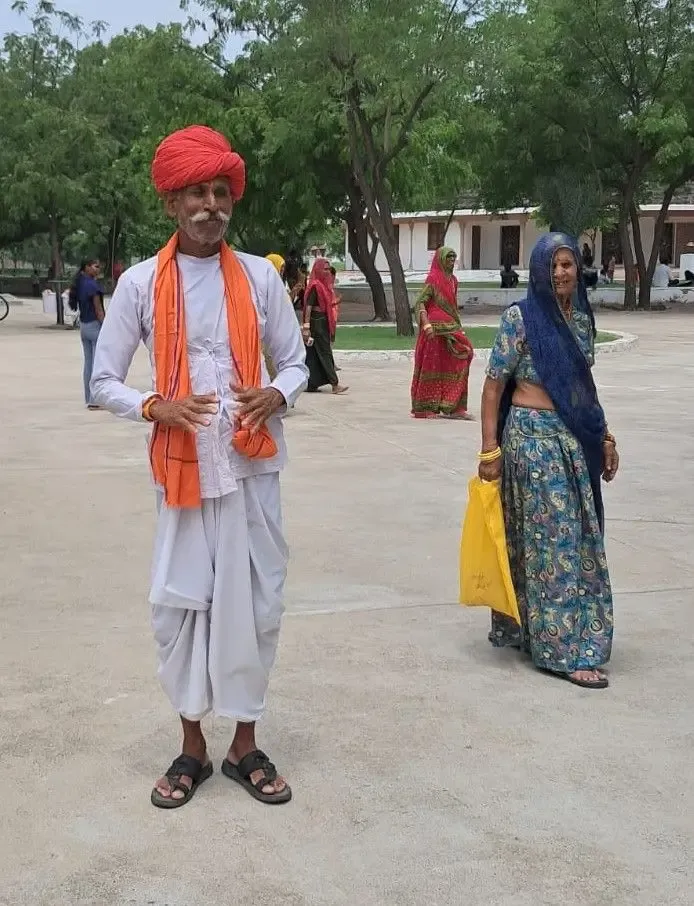 guru-purnima-darshan-for-10-000-devotees-at-om-ashram bodyImage