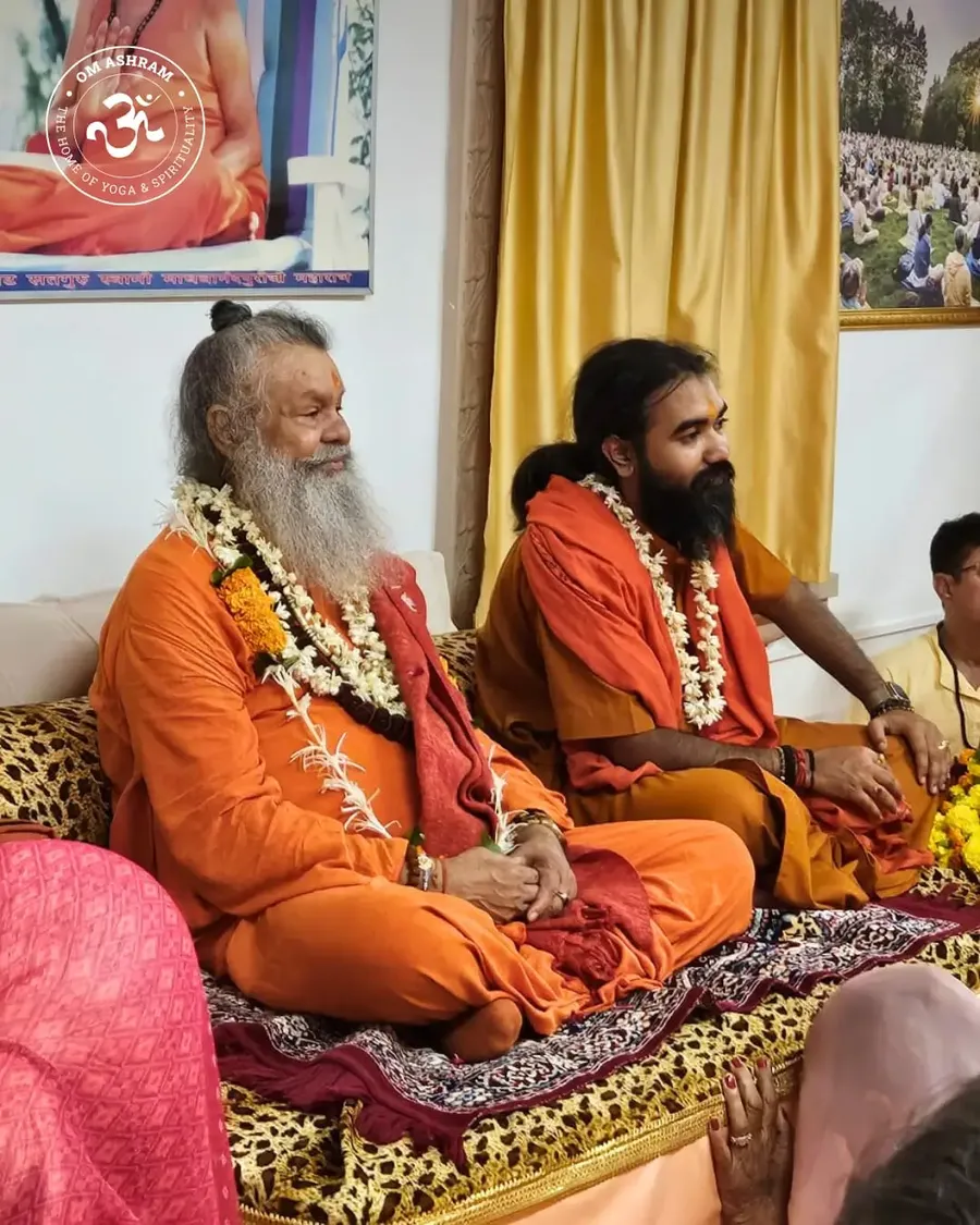 guru-purnima-darshan-for-10-000-devotees-at-om-ashram thumbnailImage