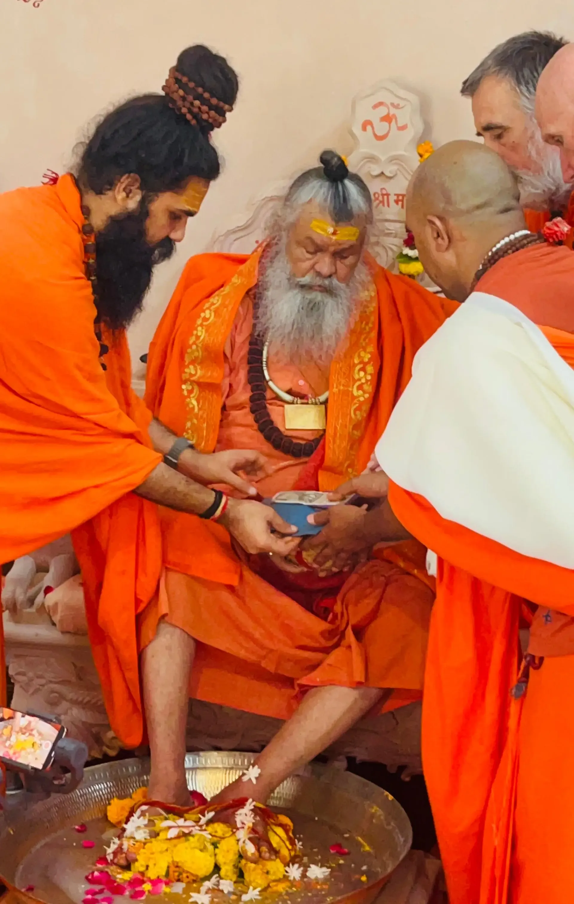 guru-purnima-the-sacred-guru-puja-ceremony bodyImage