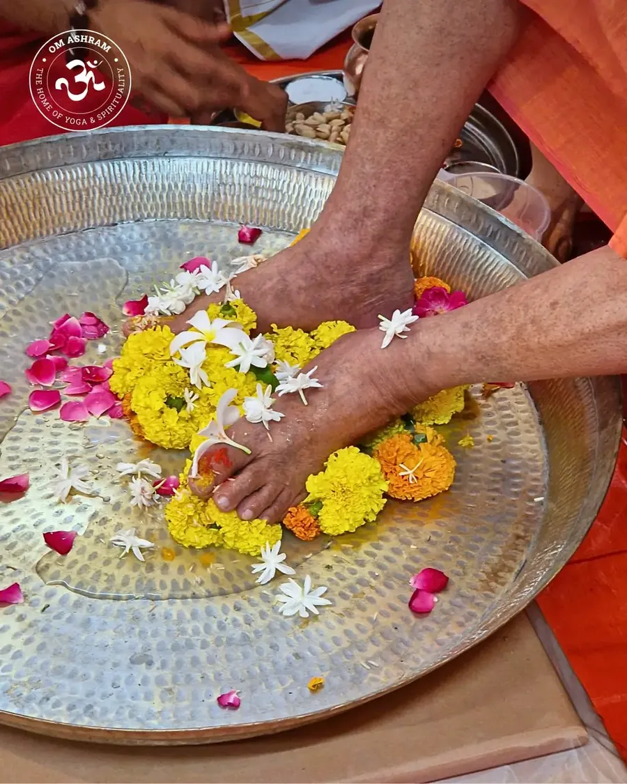guru-purnima-the-sacred-guru-puja-ceremony bodyImage