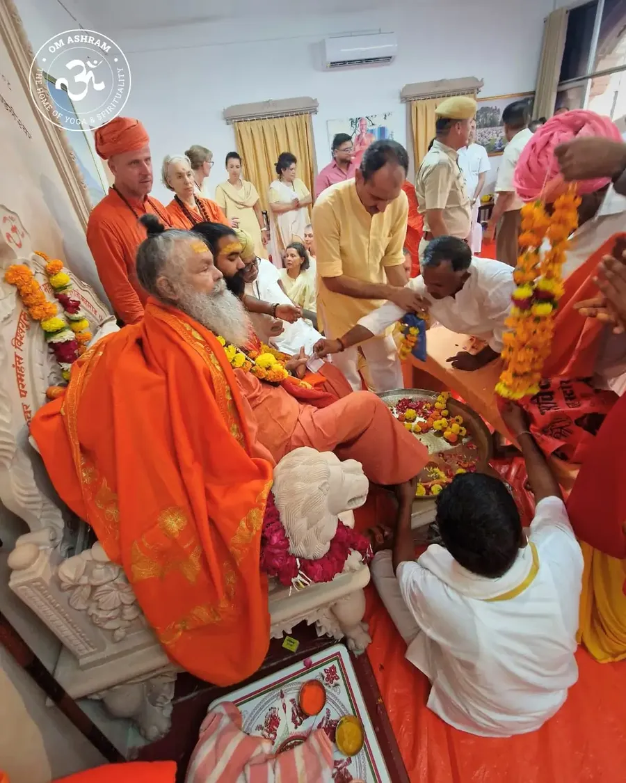 guru-purnima-the-sacred-guru-puja-ceremony bodyImage