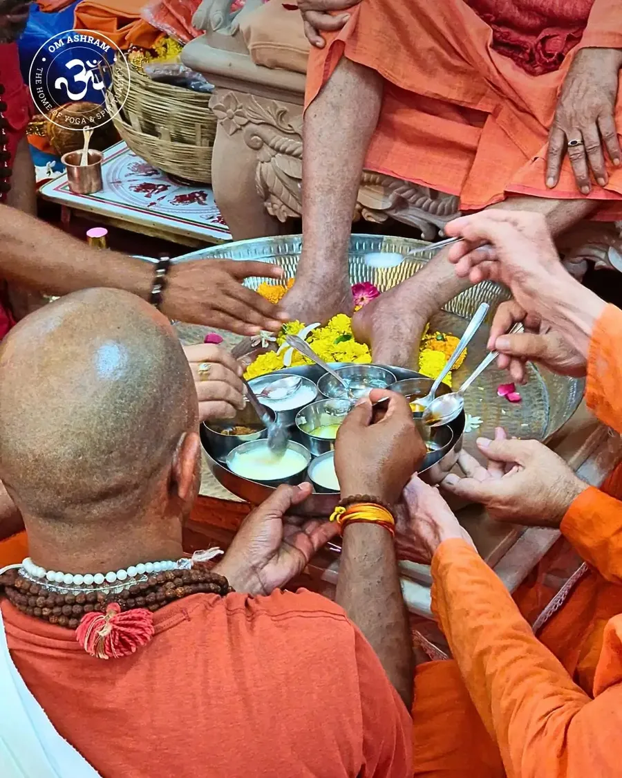 guru-purnima-the-sacred-guru-puja-ceremony bodyImage