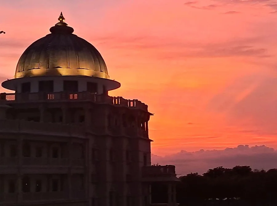 gurudev-returns-to-om-ashram-jadan bodyImage