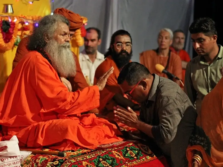 gurupurnima-in-om-ashram-2023 bodyImage