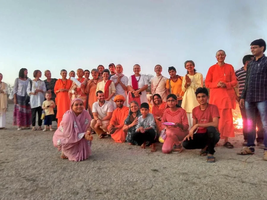 happy-holi mainImage