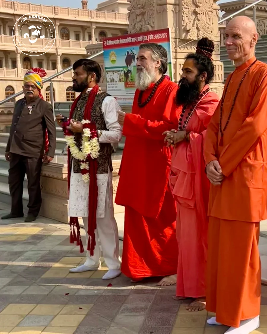 high-ranking-visit-rajasthan-s-deputy-chief-minister-at-om-ashram_body1