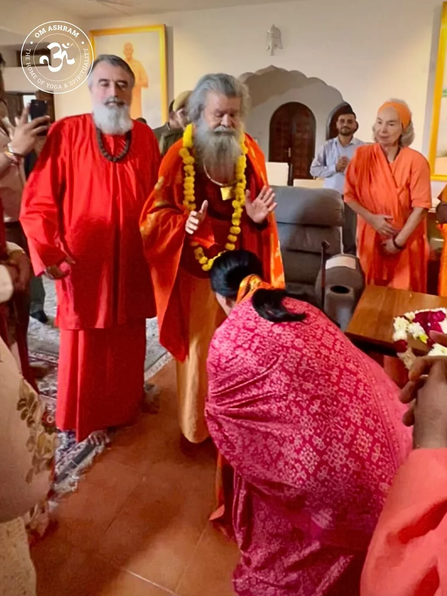 high-ranking-visit-rajasthan-s-deputy-chief-minister-at-om-ashram_body15