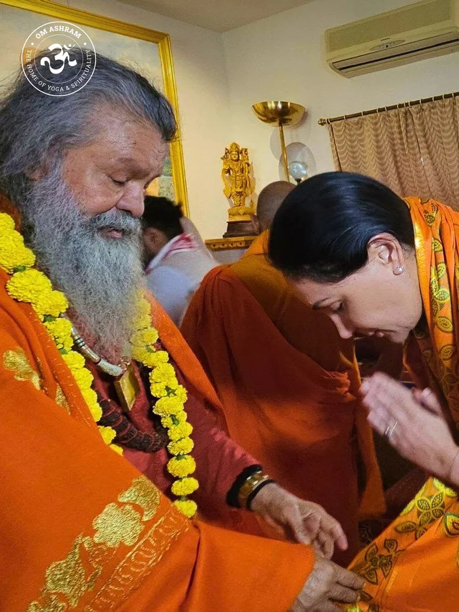 high-ranking-visit-rajasthan-s-deputy-chief-minister-at-om-ashram_body18