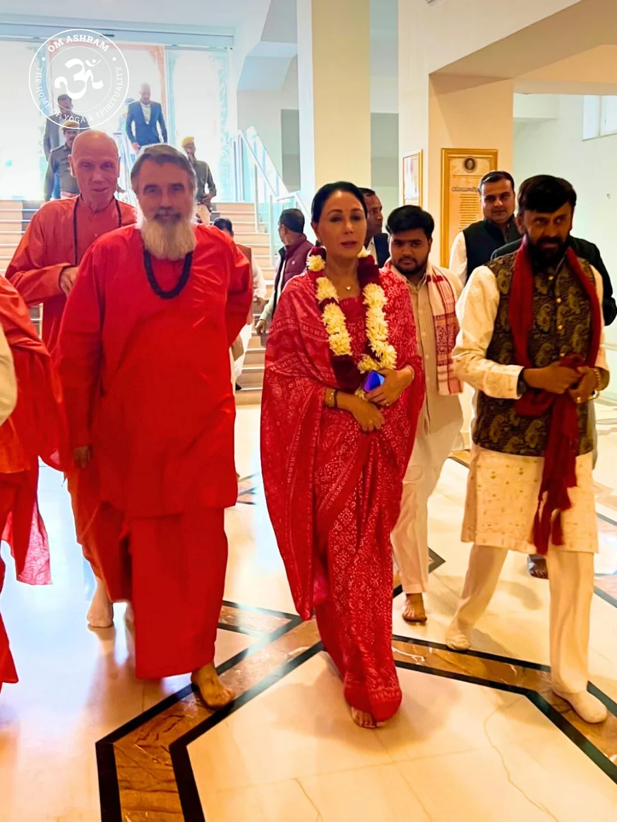 high-ranking-visit-rajasthan-s-deputy-chief-minister-at-om-ashram_body2