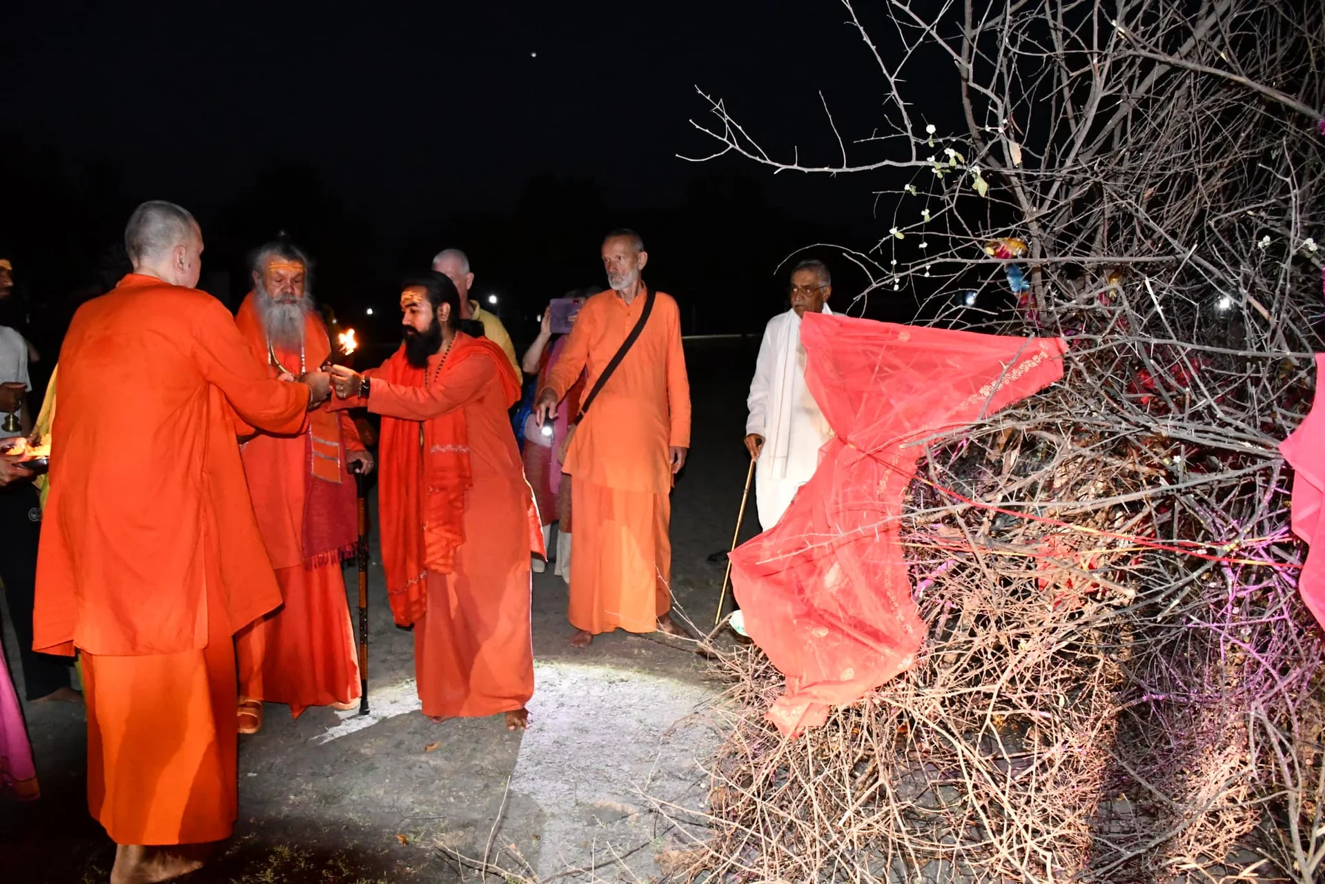 holika dahan celebration holika-dahan-celebration_5.jpg