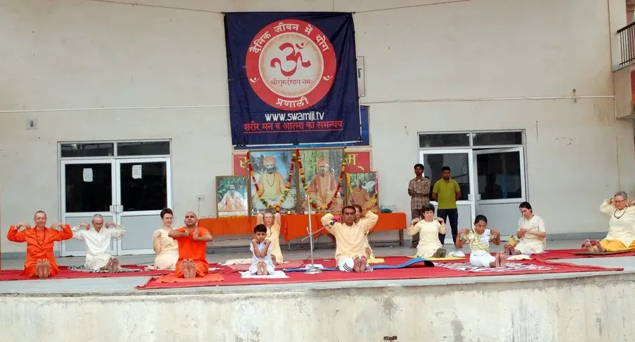 international-yoga-day-in-om-ashram bodyImage