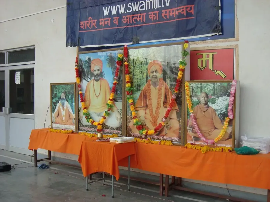 international-yoga-day-in-om-ashram bodyImage